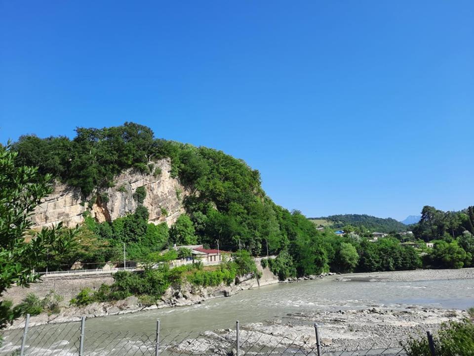 ホテル A Rioni クタイシ エクステリア 写真